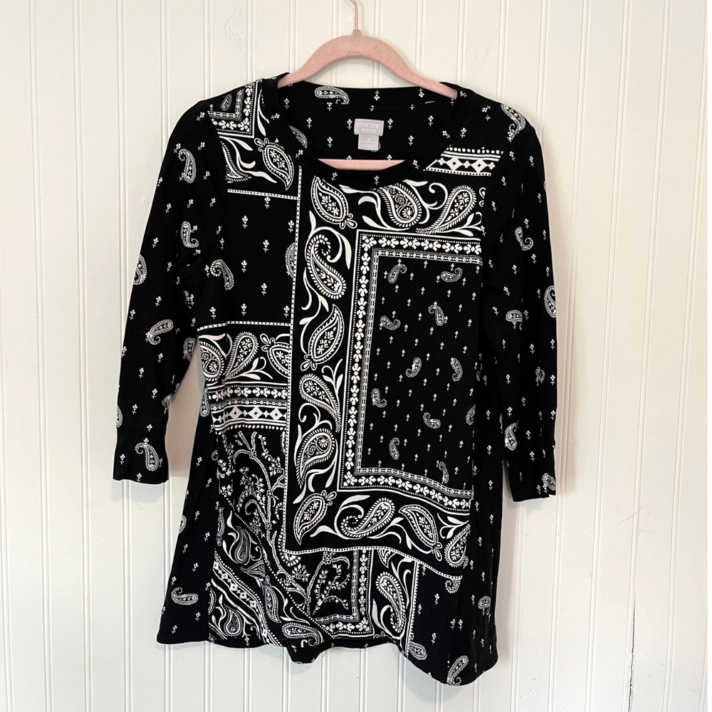Chicos Zenergy Top Women 0 S Black White Paisley Bandana Print 3/4 Sleeve Tunic